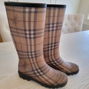 Burberry Rainboots Golaches size 6.5